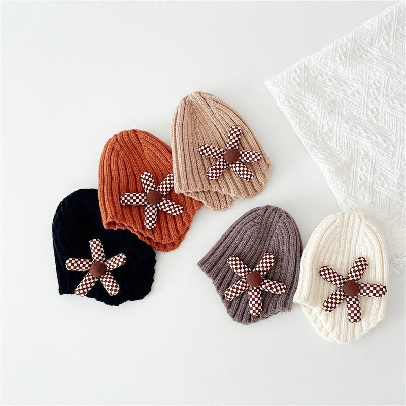 Mũ len cho bé đính hoa Hàn Quốc - tongkhothienan.com